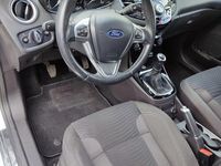 Gebraucht Ford Fiesta Titanium 125 PS (91 kW) 2015 Weiß Kleinwagen