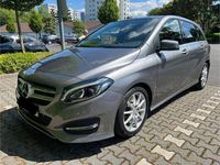Gebraucht Mercedes B250 Urban 211 PS (155 kW) 2015 Grau Van / Kleinbus