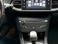 Gebraucht Peugeot 308 SW Allure 131 PS (96 kW) 2015 Grau Kombi