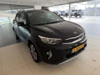 Gebraucht Kia Stonic 99 PS (72 kW) 2021 Schwarz SUV