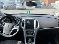 Gebraucht Opel Astra 101 PS (74 kW) 2010 Weiß Kombi