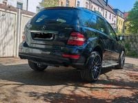 Second-hand Mercedes ML320 224 CP (164 kW) 2009 Negru SUV