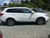 Gebraucht Mitsubishi Outlander Plus 150 PS (110 kW) 2015 Weiß SUV