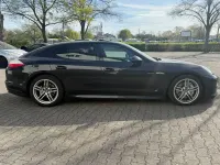 Gebraucht Porsche Panamera 333 PS (244 kW) 2011 Schwarz Kleinwagen