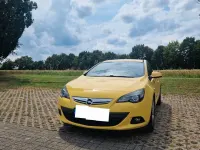 Gebraucht Opel Astra GTC Edition 101 PS (74 kW) 2012 Gelb Limousine
