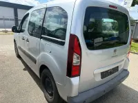 Gebraucht Peugeot Partner Active 92 PS (67 kW) 2014 Lackierung algrau/metallic Van / Kleinbus