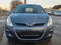 Gebraucht Hyundai i20 Comfort 77 PS (56 kW) 2010 Grau Kleinwagen