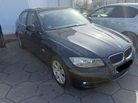 Gebraucht BMW 318 143 PS (105 kW) 2009 Schwarz Limousine