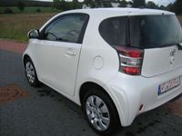 Gebraucht Toyota iQ Basis 68 PS (50 kW) 2009 Weiß Kleinwagen