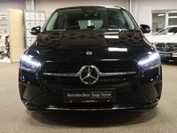 Gebraucht Mercedes B200 163 PS (119 kW) 2024 Lack kosmosschwarz Van / Kleinbus