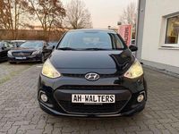 Gebraucht Hyundai i10 Edition 87 PS (63 kW) 2015 Schwarz Kleinwagen