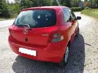 Gebraucht Toyota Yaris 90 PS (66 kW) 2011 Rot Kleinwagen