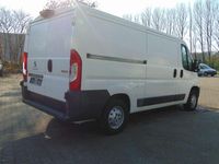 Gebraucht Peugeot Boxer Premium 131 PS (96 kW) 2018 Weiss deckende lackierung Van