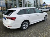 Gebraucht Skoda Octavia Style 116 PS (85 kW) 2023 Weiß Kombi