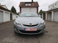 Gebraucht Opel Astra 116 PS (85 kW) 2012 Silbersee/perl silber (m2) Kleinwagen