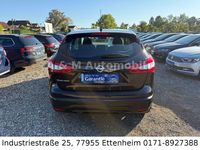 Gebraucht Nissan Qashqai Acenta 116 PS (85 kW) 2015 Schwarz SUV