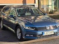 Gebraucht VW Passat 150 PS (110 kW) 2017 Blau Kombi
