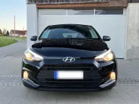 Gebraucht Hyundai i20 Style 101 PS (74 kW) 2016 Schwarz Coupé