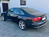 Gebraucht Audi A8 Ambiente 250 PS (183 kW) 2011 Blau Limousine