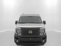 Neu Nissan Interstar Tekna 150 PS (110 kW) 2025 Gris etoile Van