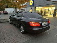 Gebraucht Mercedes E220 Elegance 170 PS (125 kW) 2012 Grau Limousine