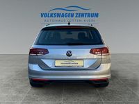 Gebraucht VW Passat Conceptline 150 PS (110 kW) 2023 Pyritsilber (metallic) Kombi