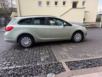 Gebraucht Opel Astra Edition 120 PS (88 kW) 2013 Grün Kombi