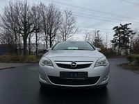 Gebraucht Opel Astra Edition 140 PS (102 kW) 2010 Silber Limousine