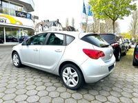 gebraucht Opel Astra 1,4 Turbo Design Edition Automatik
