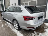 Gebraucht Skoda Superb LAURIN & KLEMENT 200 PS (147 kW) 2021 Silber Kombi