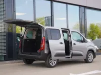 Neu Fiat Doblò 131 PS (96 kW) 2026 Silber Van / Kleinbus