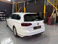 Gebraucht VW Passat Elegance 190 PS (139 kW) 2020 Pure white Kombi