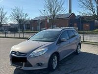 Gebraucht Ford Focus Trend 125 PS (91 kW) 2012 Grau Kombi
