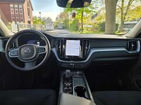 Gebraucht Volvo XC60 Momentum 197 PS (144 kW) 2021 Blau SUV