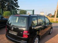 Gebraucht VW Touran 105 PS (77 kW) 2008 Schwarz Van / Kleinbus