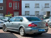 Gebraucht Skoda Superb Ambition 160 PS (117 kW) 2010 Grau Limousine