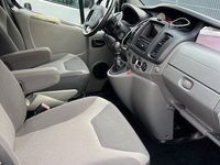 Gebraucht Renault Trafic 114 PS (83 kW) 2014 Schwarz Van / Kleinbus