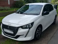 Gebraucht Peugeot 208 Allure 102 PS (75 kW) 2023 Weiß Kleinwagen