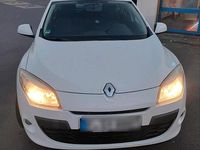 Gebraucht Renault Mégane 101 PS (74 kW) 2009 Weiß Limousine