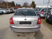 Gebraucht Skoda Octavia Elegance 102 PS (75 kW) 2009 Silber Limousine