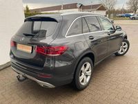Gebraucht Mercedes GLC300e 211 PS (155 kW) 2020 Grau SUV
