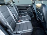 Gebraucht VW Touran 150 PS (110 kW) 2025 Weiß Van / Kleinbus