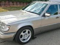 Gebraucht Mercedes E250 113 PS (83 kW) 1993 Silber Limousine