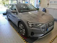 Gebraucht Audi e-tron Advanced 300 kW (408 PS) 2021 Taifungrau SUV