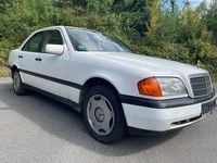 Gebraucht Mercedes C180 122 PS (89 kW) 1996 Weiß Limousine