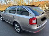 Gebraucht Skoda Octavia Elegance 105 PS (77 kW) 2011 Beige Kombi