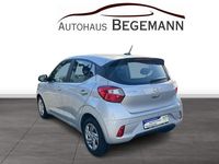 Gebraucht Hyundai i10 Select 67 PS (49 kW) 2023 Silber Kleinwagen