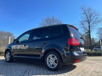 Gebraucht VW Touran Life 105 PS (77 kW) 2014 Schwarz Van / Kleinbus