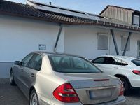 Gebraucht Mercedes E220 150 PS (110 kW) 2003 Beige Limousine