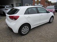 Gebraucht Kia Rio 83 PS (61 kW) 2022 Weiß Limousine